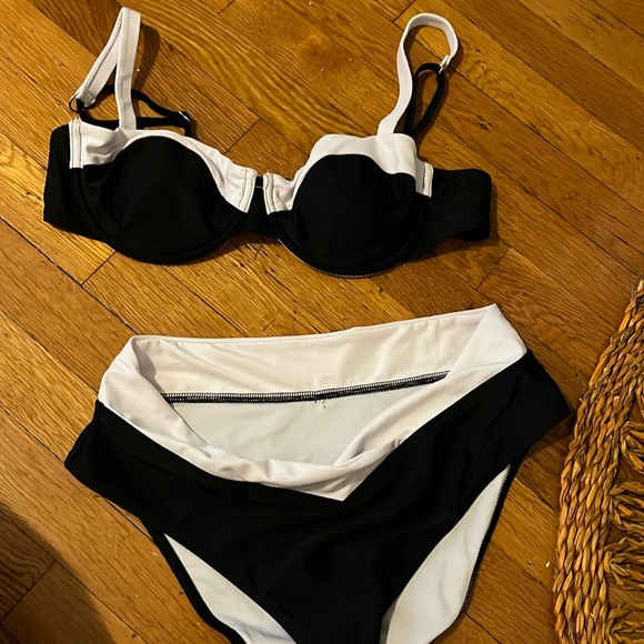 Cupshe x JoJo Colorblock Underwire Bikini - Picture 1 of 3